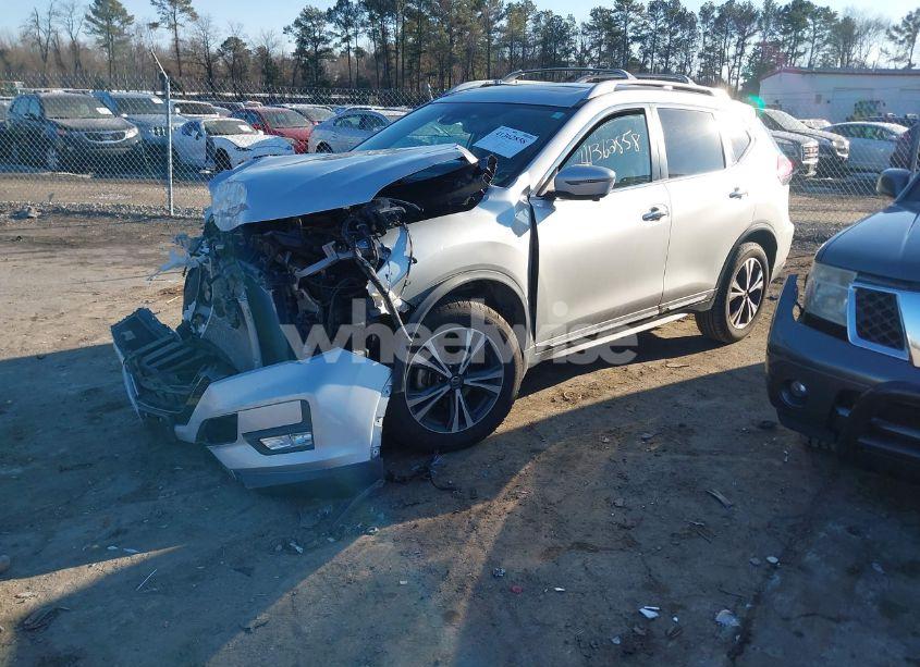 Photo 2 of 2018 Nissan Rogue SL (VIN 5N1AT2MV4JC713055)