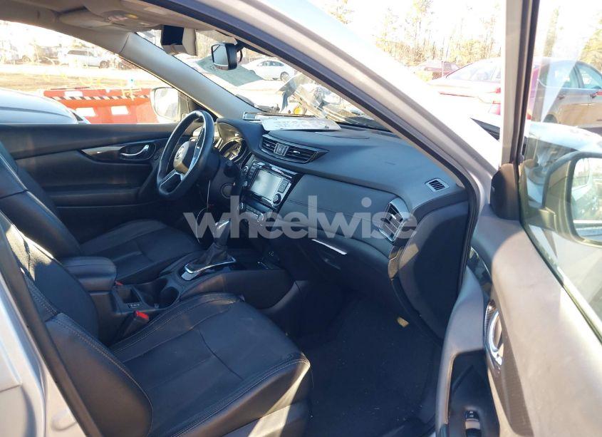 Photo 5 of 2018 Nissan Rogue SL (VIN 5N1AT2MV4JC713055)