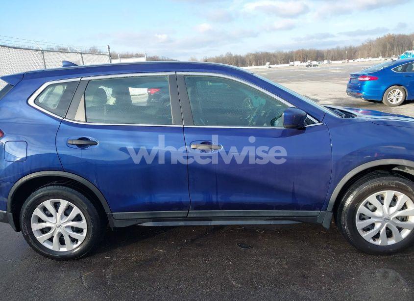 Photo 13 of 2018 Nissan Rogue S (VIN 5N1AT2MV4JC728591)