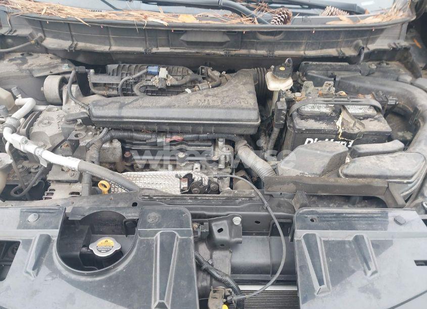 Photo 10 of 2018 Nissan Rogue SV (VIN 5N1AT2MV4JC747142)