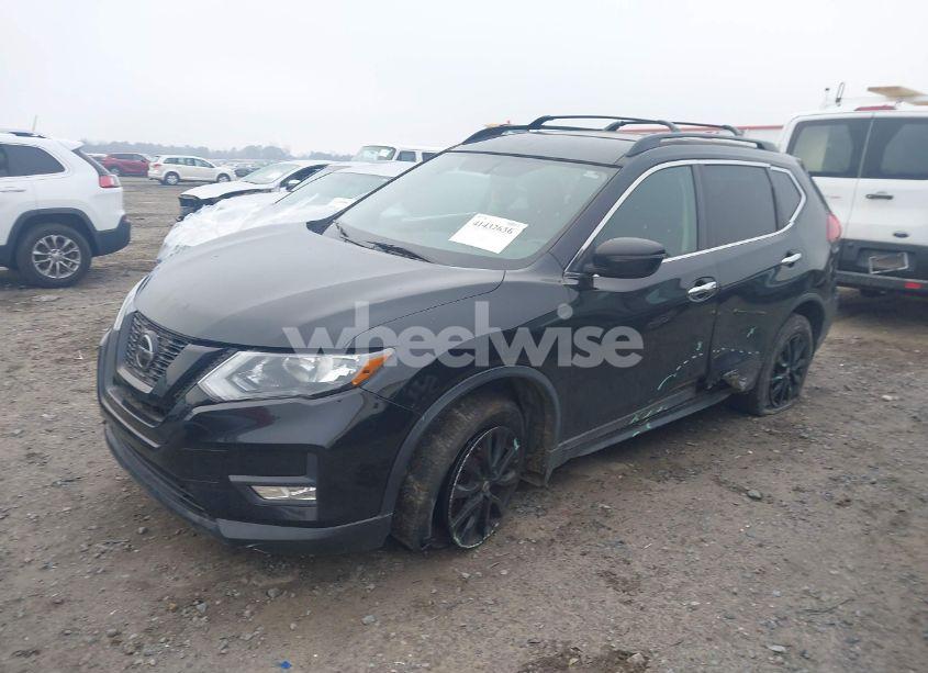 Photo 2 of 2018 Nissan Rogue SV (VIN 5N1AT2MV4JC747142)