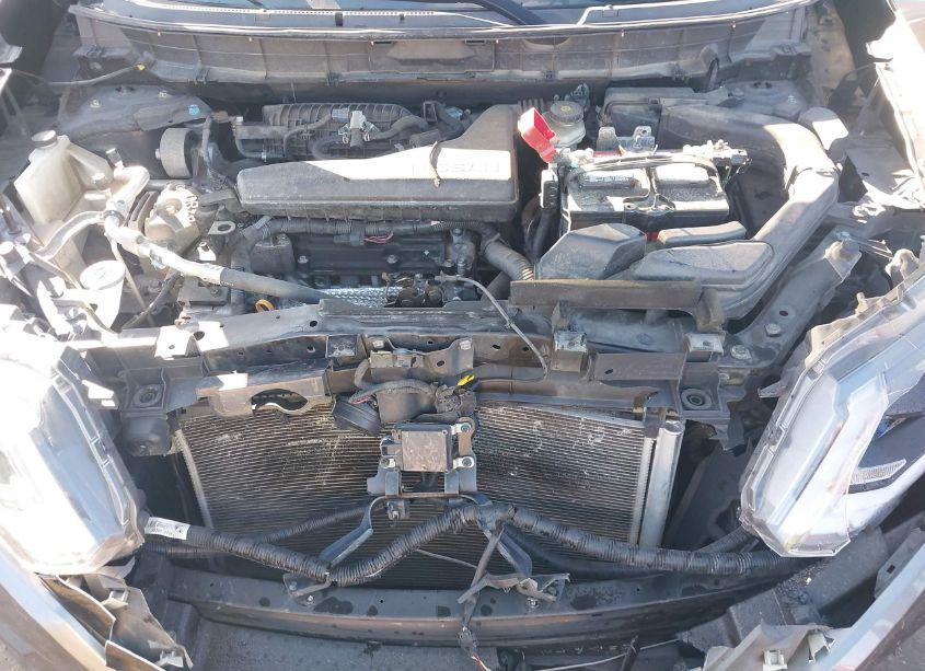 Photo 10 of 2018 Nissan Rogue SV (VIN 5N1AT2MV4JC751854)