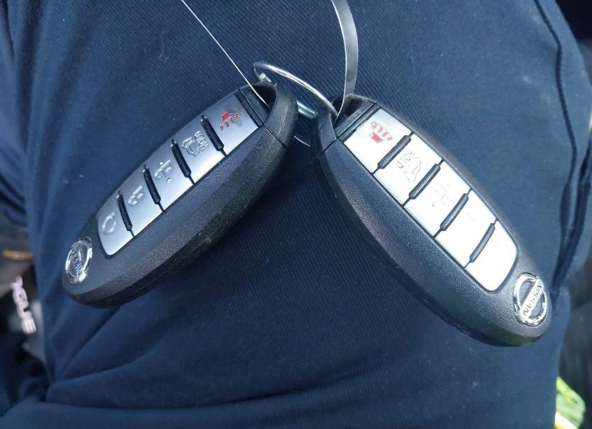 Photo 11 of 2018 Nissan Rogue SV (VIN 5N1AT2MV4JC751854)