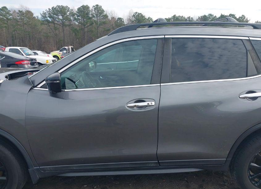 Photo 14 of 2018 Nissan Rogue SV (VIN 5N1AT2MV4JC751854)