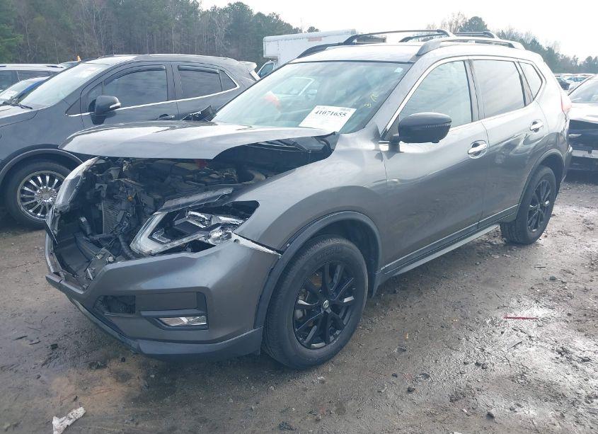 Photo 2 of 2018 Nissan Rogue SV (VIN 5N1AT2MV4JC751854)