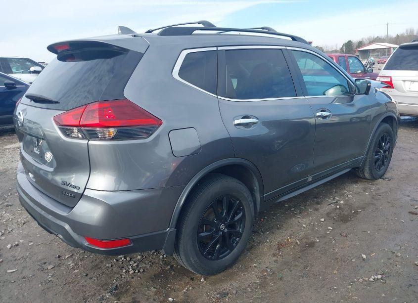 Photo 4 of 2018 Nissan Rogue SV (VIN 5N1AT2MV4JC751854)