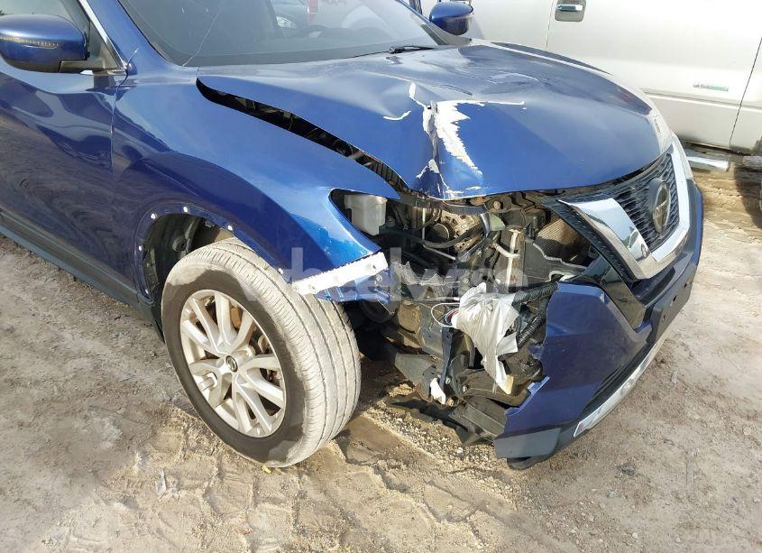 Photo 6 of 2018 Nissan Rogue SV (VIN 5N1AT2MV4JC769920)