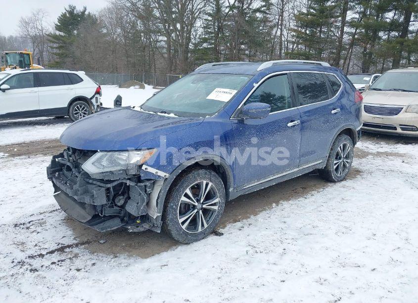 Photo 2 of 2018 Nissan Rogue SL (VIN 5N1AT2MV4JC797961)