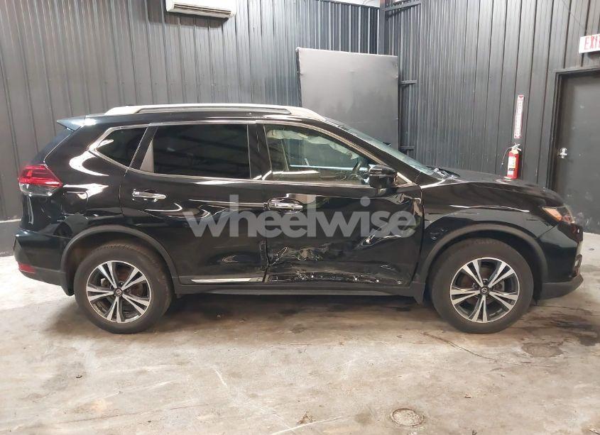 Photo 13 of 2018 Nissan Rogue SL (VIN 5N1AT2MV4JC835950)