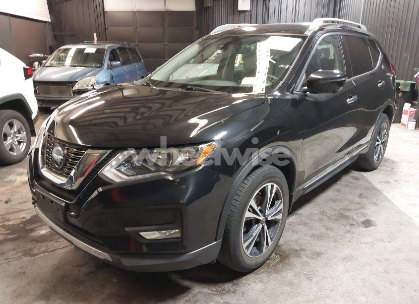 Photo 2 of 2018 Nissan Rogue SL (VIN 5N1AT2MV4JC835950)