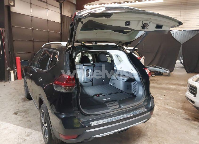 Photo 3 of 2018 Nissan Rogue SL (VIN 5N1AT2MV4JC835950)