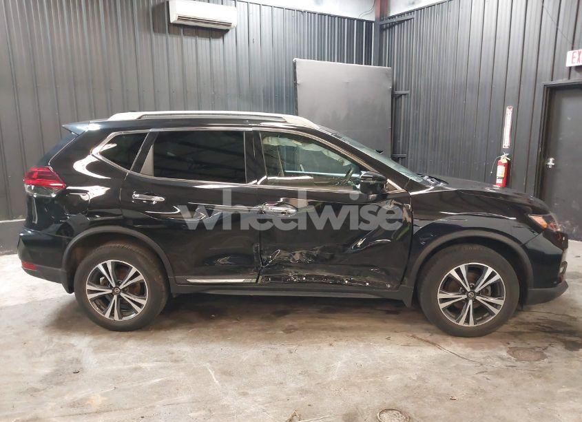 Photo 6 of 2018 Nissan Rogue SL (VIN 5N1AT2MV4JC835950)