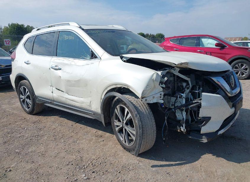 2018 Nissan Rogue SL (VIN 5N1AT2MV4JC850240) main photo