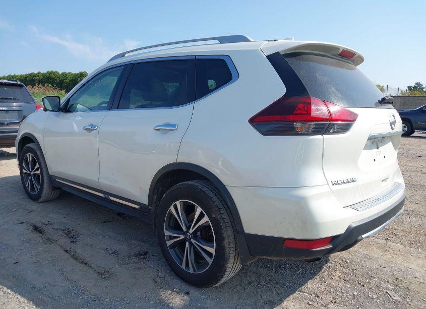 Photo 3 of 2018 Nissan Rogue SL (VIN 5N1AT2MV4JC850240)
