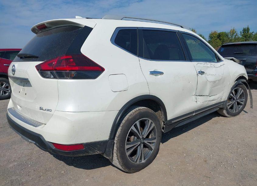 Photo 4 of 2018 Nissan Rogue SL (VIN 5N1AT2MV4JC850240)