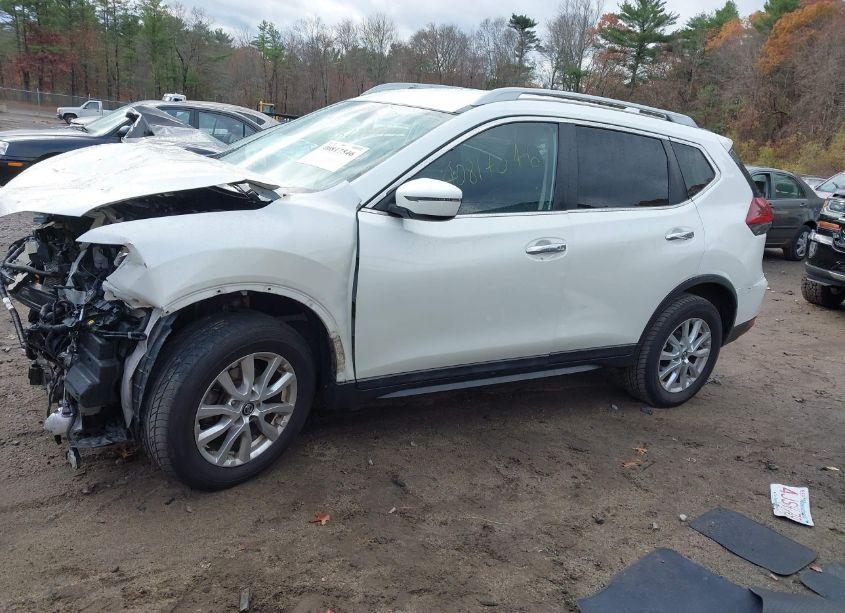 Photo 15 of 2019 Nissan Rogue SV (VIN 5N1AT2MV4KC705572)