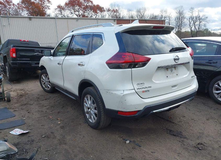Photo 3 of 2019 Nissan Rogue SV (VIN 5N1AT2MV4KC705572)
