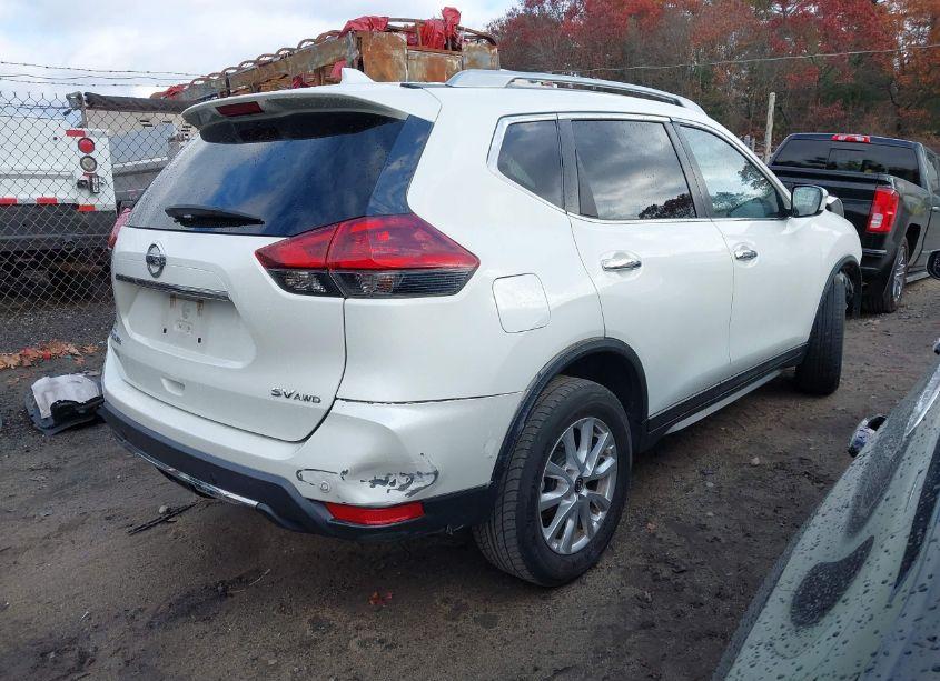 Photo 4 of 2019 Nissan Rogue SV (VIN 5N1AT2MV4KC705572)