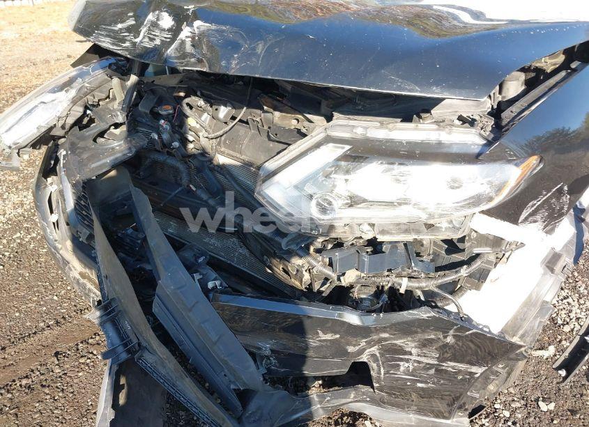 Photo 6 of 2019 Nissan Rogue SL (VIN 5N1AT2MV4KC713297)