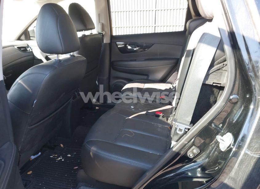 Photo 8 of 2019 Nissan Rogue SL (VIN 5N1AT2MV4KC713297)