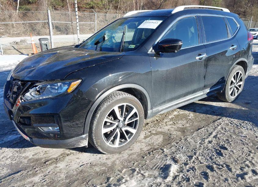 Photo 2 of 2019 Nissan Rogue SL (VIN 5N1AT2MV4KC766114)