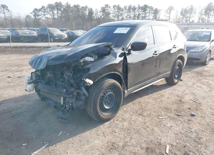 Photo 2 of 2019 Nissan Rogue S (VIN 5N1AT2MV4KC798688)