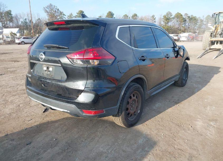 Photo 4 of 2019 Nissan Rogue S (VIN 5N1AT2MV4KC798688)