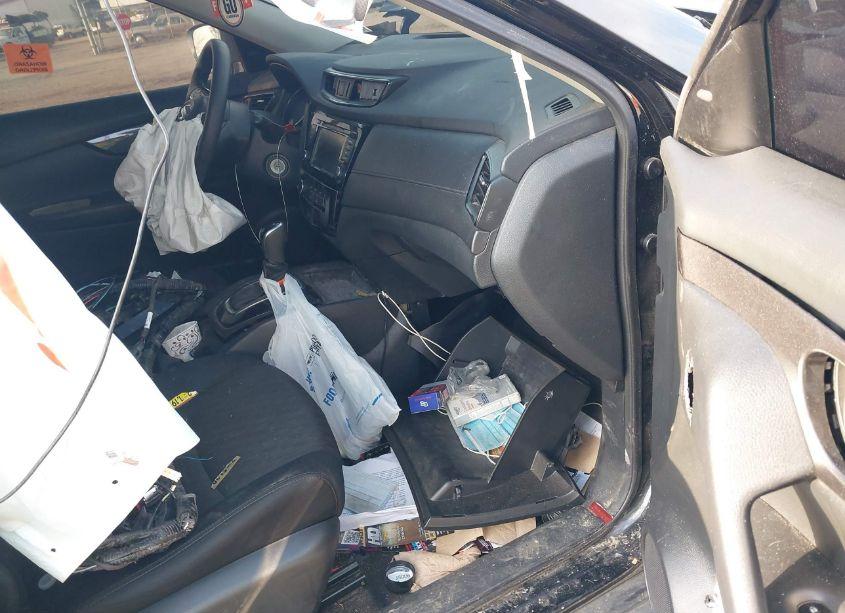 Photo 5 of 2019 Nissan Rogue S (VIN 5N1AT2MV4KC798688)