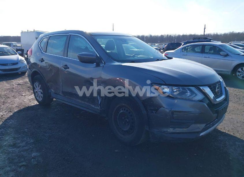 2019 Nissan Rogue S (VIN 5N1AT2MV4KC798805) main photo