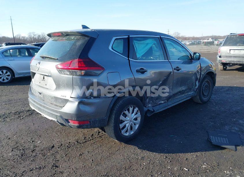 Photo 4 of 2019 Nissan Rogue S (VIN 5N1AT2MV4KC798805)