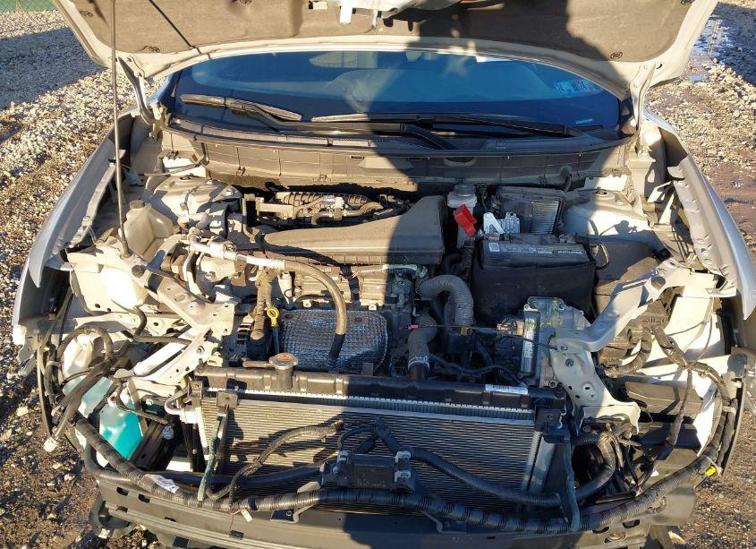 Photo 10 of 2019 Nissan Rogue S (VIN 5N1AT2MV4KC812475)