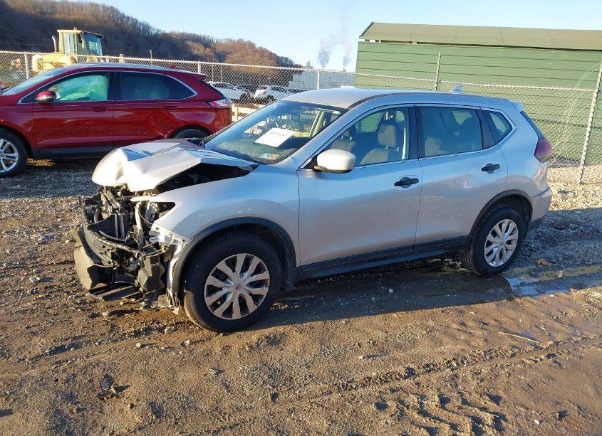 Photo 14 of 2019 Nissan Rogue S (VIN 5N1AT2MV4KC812475)