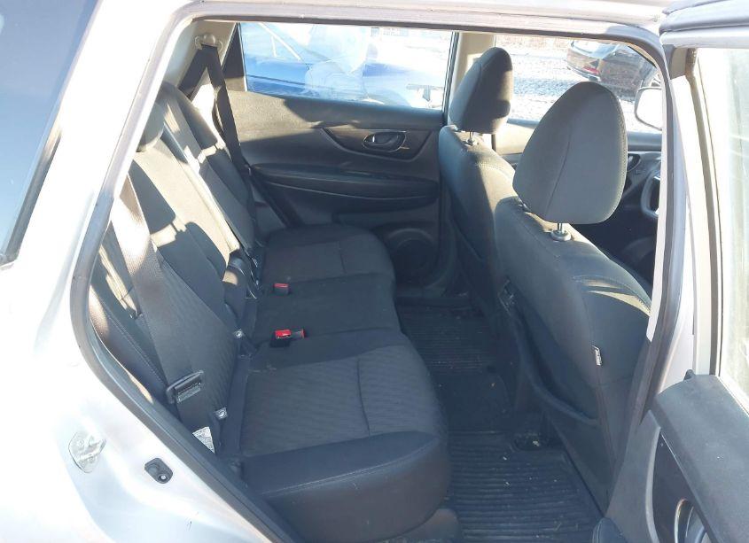 Photo 8 of 2019 Nissan Rogue S (VIN 5N1AT2MV4KC812475)