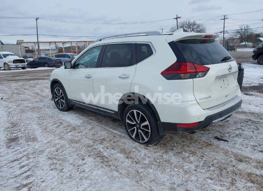 Photo 3 of 2019 Nissan Rogue SL (VIN 5N1AT2MV4KC815652)