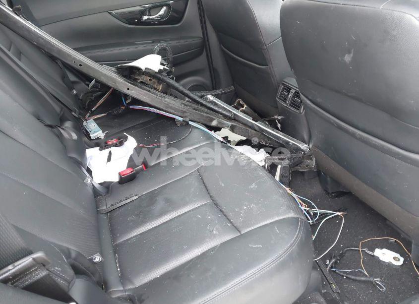 Photo 8 of 2019 Nissan Rogue SL (VIN 5N1AT2MV4KC815652)