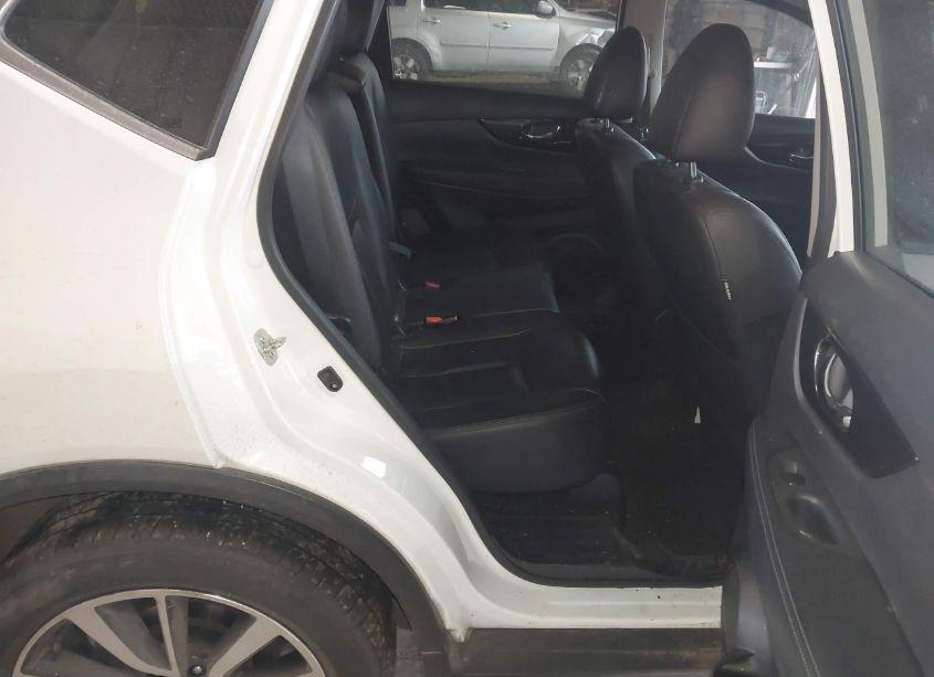 Photo 8 of 2020 Nissan Rogue SL INTELLIGENT AWD (VIN 5N1AT2MV4LC751338)