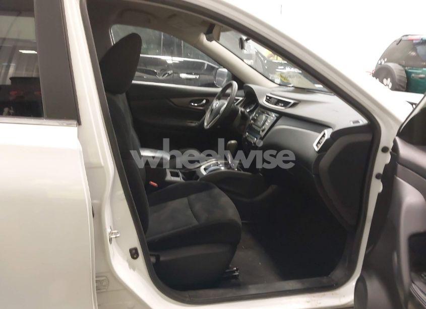 Photo 5 of 2014 Nissan Rogue SV (VIN 5N1AT2MV5EC791964)