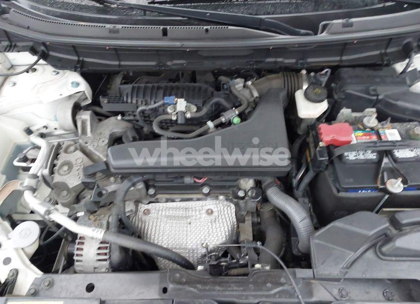 Photo 10 of 2015 Nissan Rogue S (VIN 5N1AT2MV5FC814869)