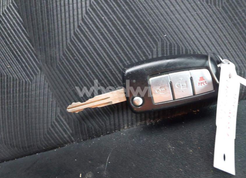 Photo 11 of 2015 Nissan Rogue S (VIN 5N1AT2MV5FC856071)