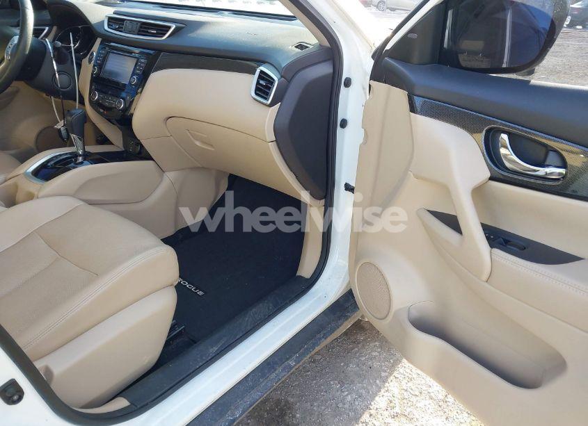 Photo 5 of 2016 Nissan Rogue SL (VIN 5N1AT2MV5GC753637)