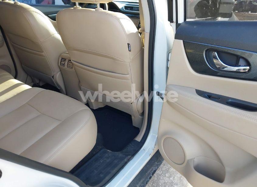 Photo 8 of 2016 Nissan Rogue SL (VIN 5N1AT2MV5GC753637)