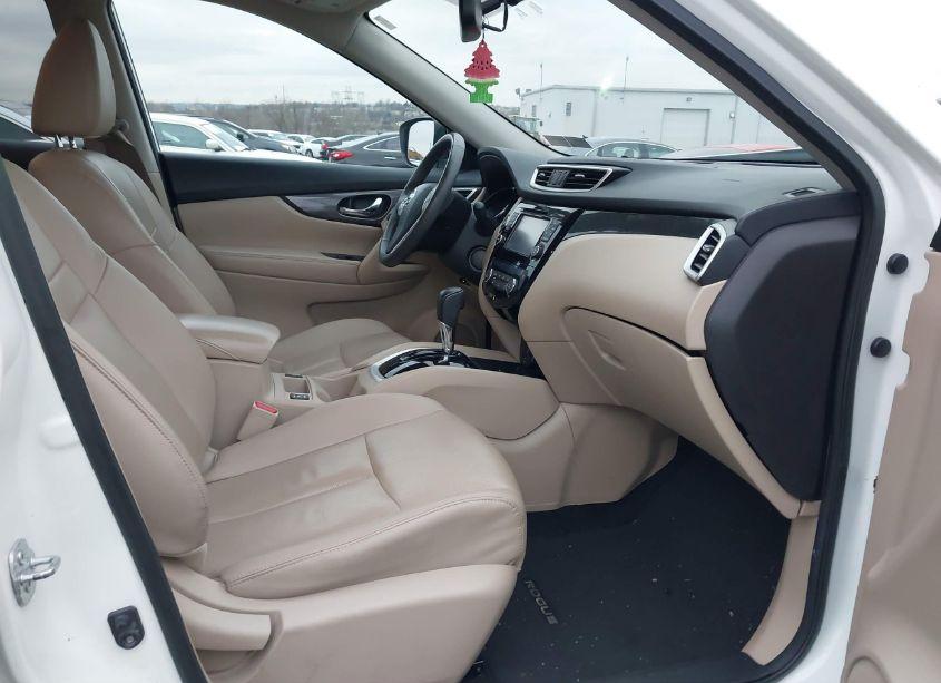 Photo 5 of 2016 Nissan Rogue SL (VIN 5N1AT2MV5GC911409)