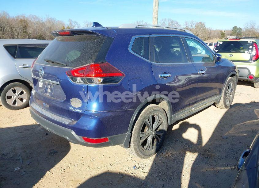 Photo 4 of 2017 Nissan Rogue SL (VIN 5N1AT2MV5HC743675)