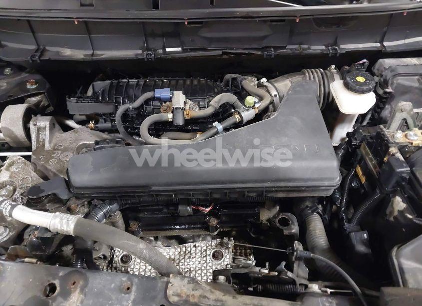 Photo 10 of 2017 Nissan Rogue SV (VIN 5N1AT2MV5HC760976)