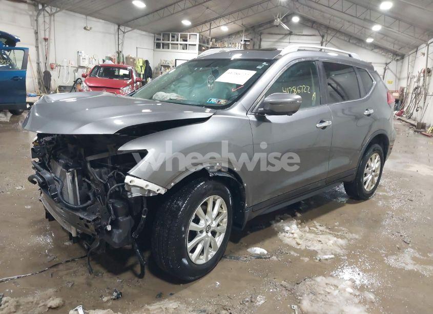 Photo 2 of 2017 Nissan Rogue SV (VIN 5N1AT2MV5HC760976)