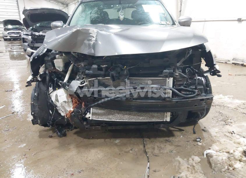 Photo 6 of 2017 Nissan Rogue SV (VIN 5N1AT2MV5HC760976)