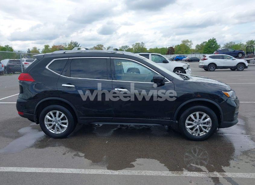Photo 13 of 2017 Nissan Rogue SV (VIN 5N1AT2MV5HC848927)