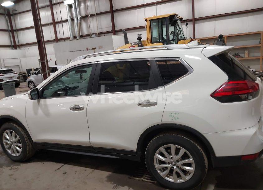 Photo 14 of 2017 Nissan Rogue SV (VIN 5N1AT2MV5HC853710)