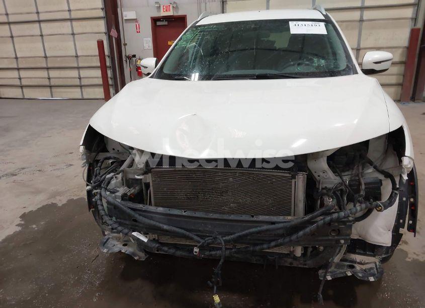 Photo 6 of 2017 Nissan Rogue SV (VIN 5N1AT2MV5HC853710)