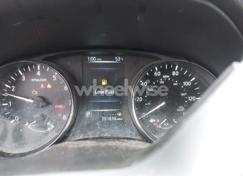 Photo 7 of 2017 Nissan Rogue SL (VIN 5N1AT2MV5HC859121)